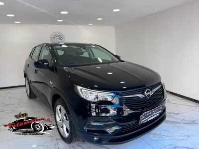 Usata Opel Grandland X Ultimate 131 CV (96 kW) 2019 Nero SUV
