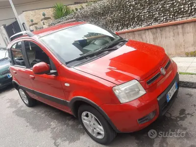 Usata Fiat Panda Climbing 69 CV (50 kW) 2011 Rosso Utilitaria