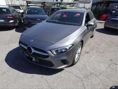 Usata Mercedes A250 Business 160 CV (117 kW) 2021 Grigio scuro Berlina