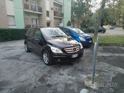 Mercedes B180