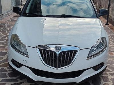 Usata Lancia Delta 120 CV (88 kW) 2011 Bianco Utilitaria