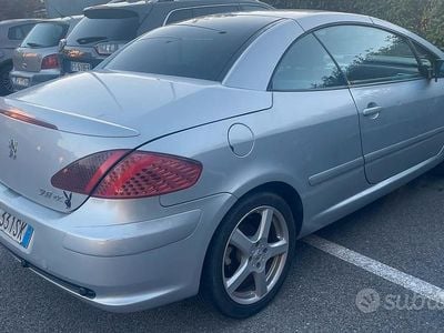 Usata Peugeot 307 CC 136 CV (100 kW) 2007 Grigio Cabrio