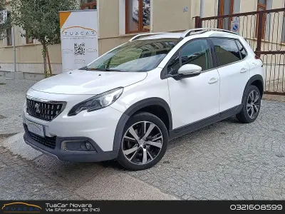 Gebraucht Peugeot 2008 Allure 120 PS (88 kW) 2017 Weiß SUV