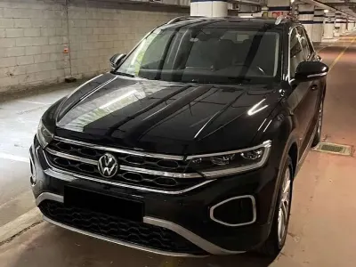 Usata VW T-Roc Style 110 CV (80 kW) 2023 Nero SUV