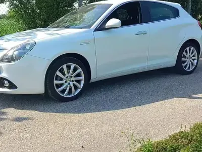Usata Alfa Romeo Giulietta 120 CV (88 kW) 2016 Utilitaria