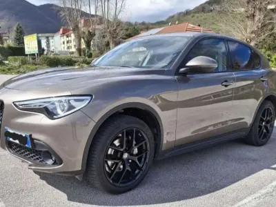 Usata Alfa Romeo Stelvio Executive 179 CV (131 kW) 2018 SUV
