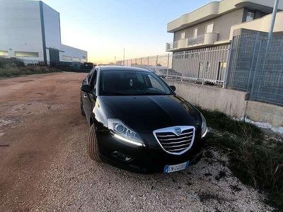 Usata Lancia Delta Gold 105 CV (77 kW) 2012 Utilitaria