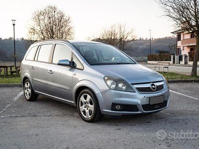 Usata Opel Zafira Edition 140 CV (102 kW) 2006 Grigio Monovolume