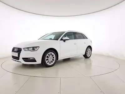 Gebraucht Audi A3 Attraction 110 PS (80 kW) 2015 Weiß Limousine