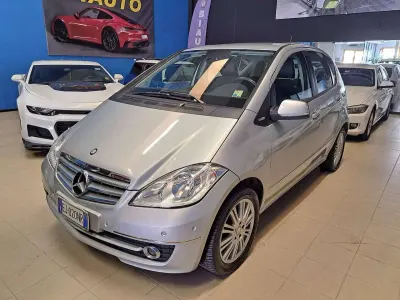 Usata Mercedes A180 Elegance 109 CV (80 kW) 2010 Argento Monovolume