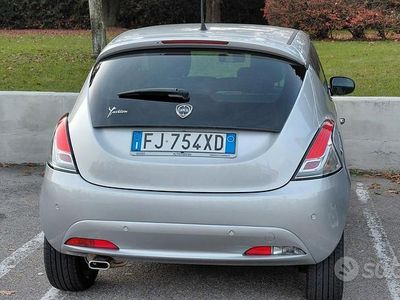 Usata Lancia Ypsilon Platinum 95 CV (69 kW) 2017 Grigio Utilitaria