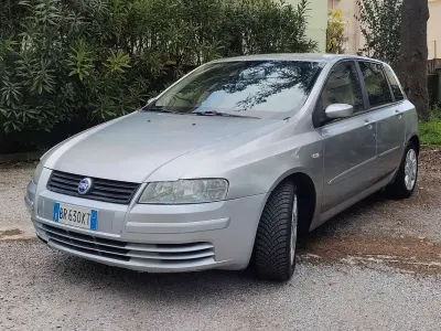 Usata Fiat Stilo Dynamic 140 CV (102 kW) 2005 Argento Berlina