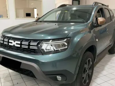 Usata Dacia Duster Extreme 101 CV (74 kW) 2023 Verde oxide SUV