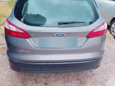 Usata Ford Focus 115 CV (84 kW) 2011 Grigio Station wagon