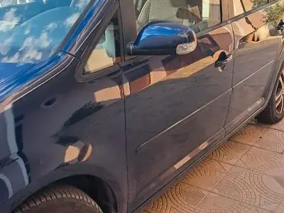 Usata VW Touran 102 CV (75 kW) 2014 Bluazzurro Monovolume