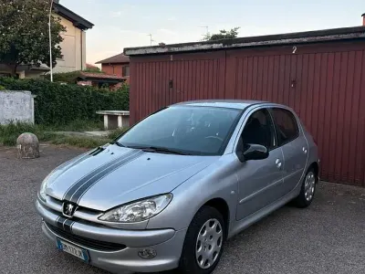 Usata Peugeot 206 88 CV (64 kW) 2009 Grigio Berlina
