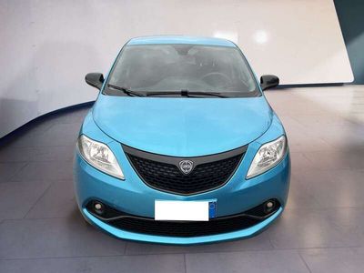 Usata Lancia Ypsilon Gold 70 CV (51 kW) 2020 Blu Utilitaria