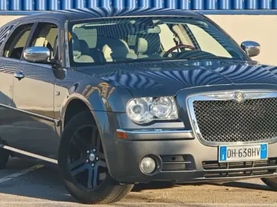 Usata Chrysler 300C Touring 218 CV (160 kW) 2007 Grigio Station wagon