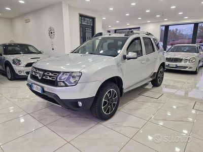 Usata Dacia Duster 110 CV (80 kW) 2016 Grigio SUV