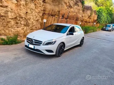 Usata Mercedes A180 AMG 109 CV (80 kW) 2014 Bianco Utilitaria