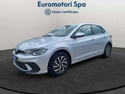 Begagnad VW Polo Life 95 HK (69 kW) 2023 Silver Halvkombi