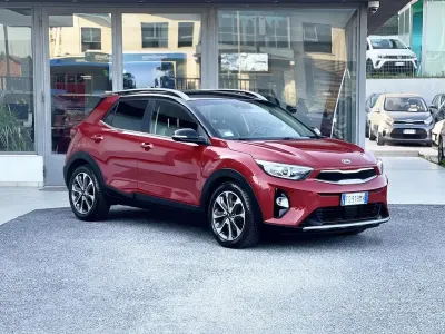 Usata Kia Stonic 120 CV (88 kW) 2018 Rosso SUV