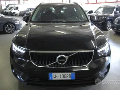 Usata Volvo XC40 Momentum 129 CV (94 kW) 2022 Nero SUV