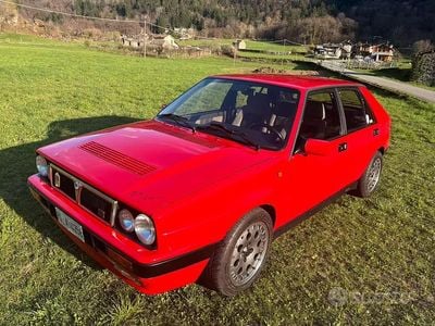 Usata Lancia Delta 196 CV (144 kW) 1990 Rosso Utilitaria