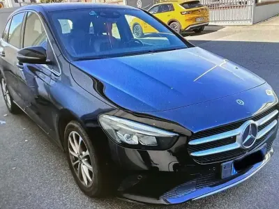 Usata Mercedes B180 116 CV (85 kW) 2019 Nero Monovolume