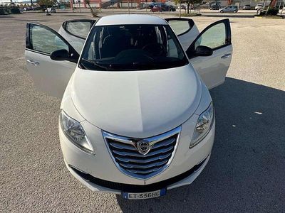 Usata Lancia Ypsilon Silver 80 CV (58 kW) 2013 Bianco Utilitaria