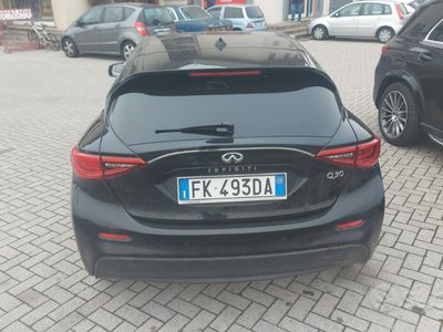 Infiniti Q30