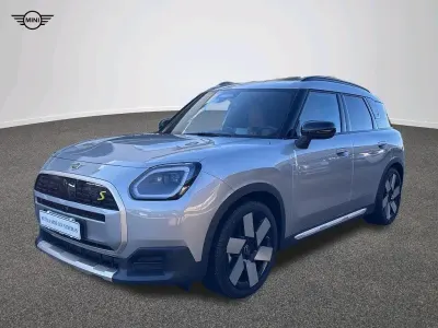 Usata Mini Countryman Favoured 230 kW (313 CV) 2024 Argento / metallizzato SUV