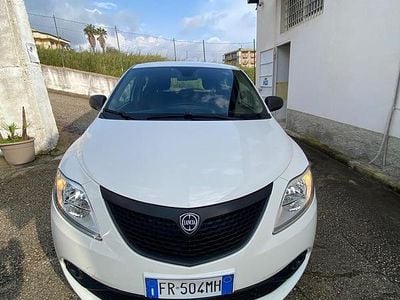 Usata Lancia Ypsilon 69 CV (50 kW) 2018 Bianco Utilitaria
