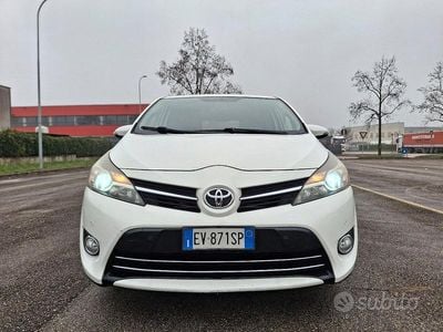 Usata Toyota Verso 2014 Bianco Monovolume