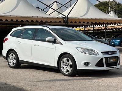 Usata Ford Focus 100 CV (73 kW) 2014 Bianco Station wagon