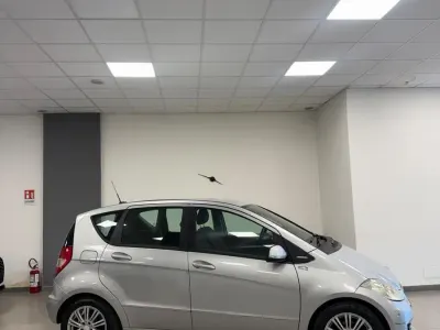 Usata Mercedes A170 Avantgarde 116 CV (85 kW) 2009 Argento Berlina