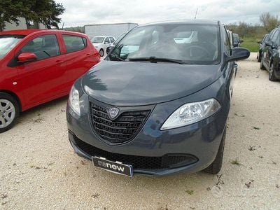 Usata Lancia Ypsilon Gold 85 CV (62 kW) 2014 Grigio Utilitaria