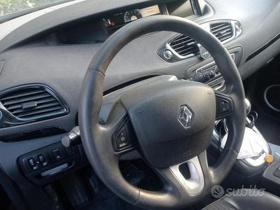 Usata Renault Scénic III 110 CV (80 kW) 2011 Nero Monovolume