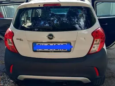 Usata Opel Karl Rocks 75 CV (55 kW) 2019 Bianco Utilitaria
