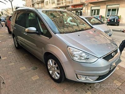 Begagnad Ford Galaxy Ghia 140 HK (102 kW) 2007 Grå Minibuss