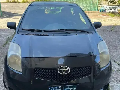 Usata Toyota Yaris Sol 90 CV (66 kW) 2007 Nero Utilitaria
