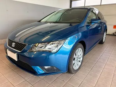 Usata Seat Leon ST 150 CV (110 kW) 2014 Blu/azzurro Station wagon