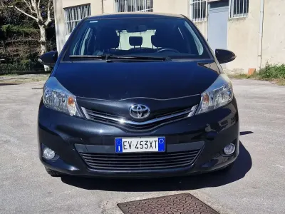 Second-hand Toyota Yaris Lounge 69 CP (50 kW) 2014 Other Hatchback