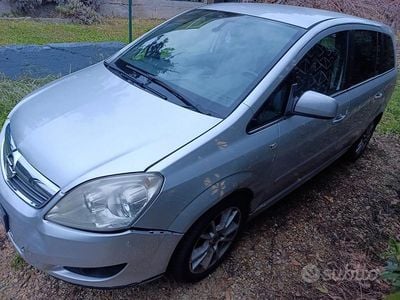 Usata Opel Zafira 150 CV (110 kW) 2009 Grigio Monovolume