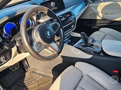 Usata BMW 520 M Sport 190 CV (139 kW) 2019 Blu Station wagon
