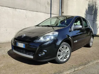 Usata Renault Clio III 75 CV (55 kW) 2011 Nero Berlina