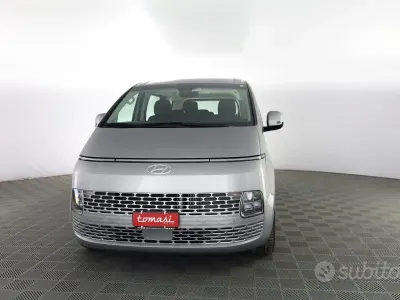 Usata Hyundai Staria 177 CV (130 kW) 2023 Shimmering silver Monovolume