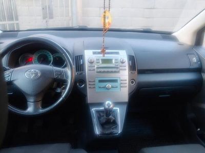 Begagnad Toyota Corolla Verso 136 HK (100 kW) 2006 Grå Minibuss