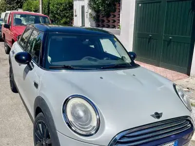 Usata Mini Cooper D Business 116 CV (85 kW) 2015 Utilitaria