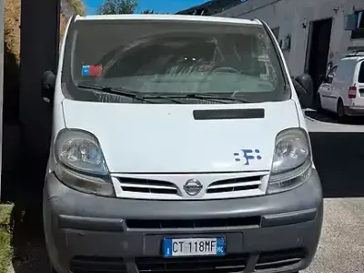Usata Nissan Primastar 100 CV (73 kW) 2005 Monovolume